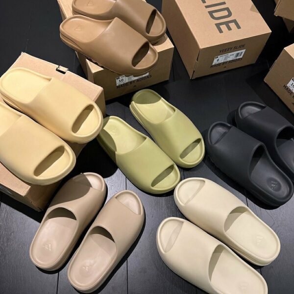 YEEZY SLIDES PALLETS
