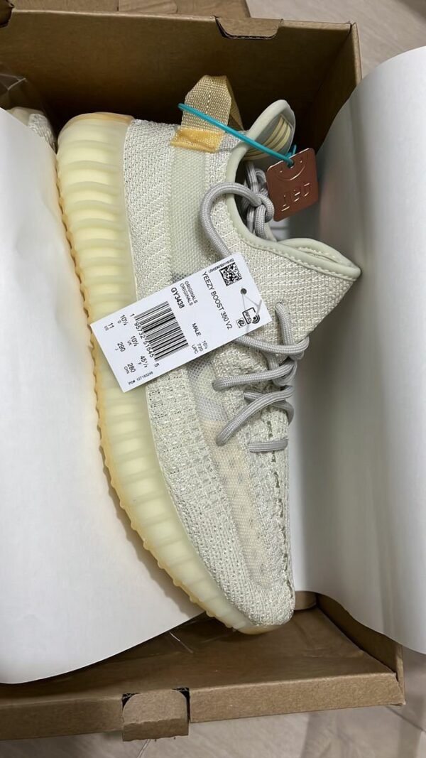 Yeezy Sneakers Pallets - Image 3