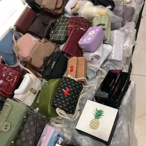 Woman bags & purse pallets - Image 2