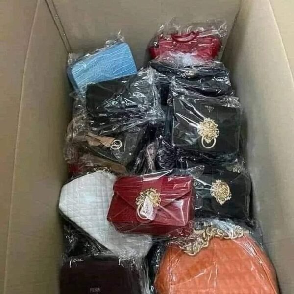 Woman bags & purse pallets - Image 3